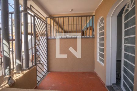 Casa para alugar com 80m², 3 quartos e 1 vaga Casa para alugar com 80m², 3 quartos e 1 vagaVaranda