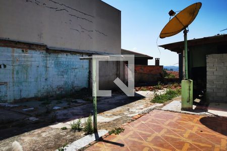 Casa para alugar com 398m², 2 quartos e 6 vagasQuintal