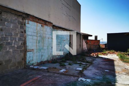 Casa para alugar com 398m², 2 quartos e 6 vagasQuintal