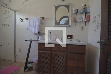 Casa à venda com 202m², 3 quartos e 3 vagasBanheiro 2