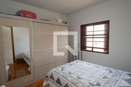 Casa à venda com 400m², 5 quartos e 4 vagasQuarto 2- Casa 1