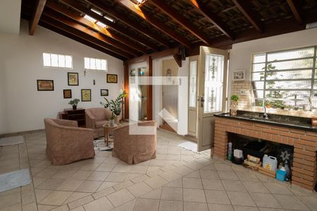 Casa à venda com 400m², 5 quartos e 4 vagasÁrea Churrasqueira