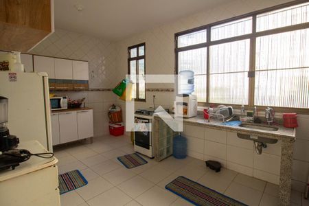 Casa à venda com 95m², 3 quartos e sem vaga Casa à venda com 95m², 3 quartos e sem vagaCozinha