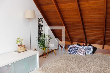 Casa à venda com 148m², 2 quartos e 3 vagasSótão