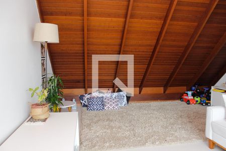 Casa à venda com 148m², 2 quartos e 3 vagasSótão