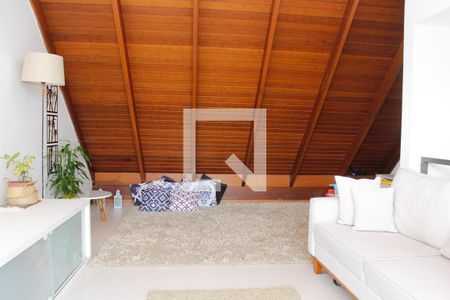 Casa à venda com 148m², 2 quartos e 3 vagasSótão