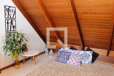 Casa à venda com 148m², 2 quartos e 3 vagasSótão