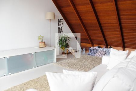 Casa à venda com 148m², 2 quartos e 3 vagasSótão