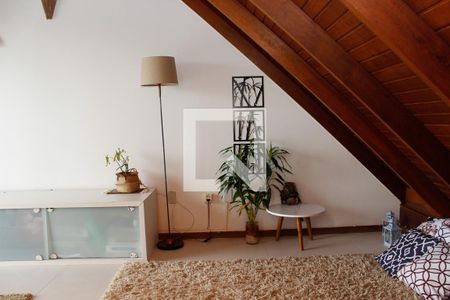 Casa à venda com 148m², 2 quartos e 3 vagasSótão