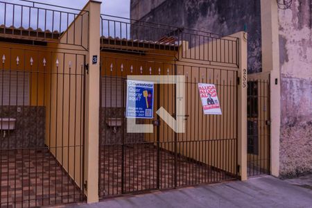 Casa para alugar com 41m², 1 quarto e 1 vaga Casa para alugar com 41m², 1 quarto e 1 vagaFachada