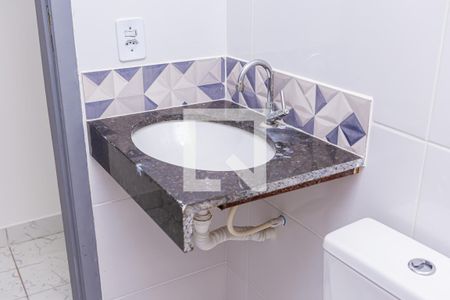 Casa para alugar com 41m², 1 quarto e 1 vaga Casa para alugar com 41m², 1 quarto e 1 vagaBanheiro