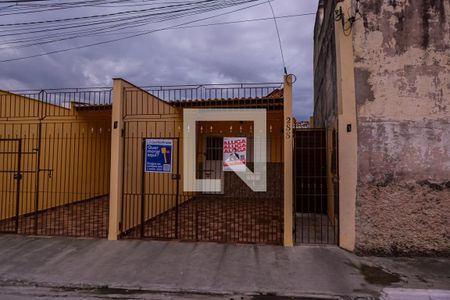 Casa para alugar com 41m², 1 quarto e 1 vaga Casa para alugar com 41m², 1 quarto e 1 vagaFachada