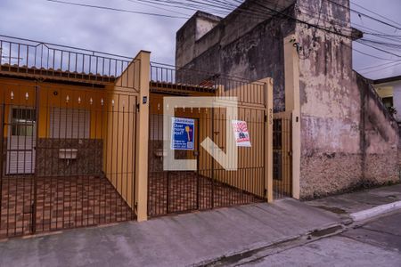 Casa para alugar com 41m², 1 quarto e 1 vaga Casa para alugar com 41m², 1 quarto e 1 vagaFachada