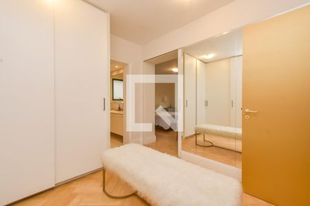 Apartamento à venda com 330m², 4 quartos e 4 vagasQuarto 3 - Armários