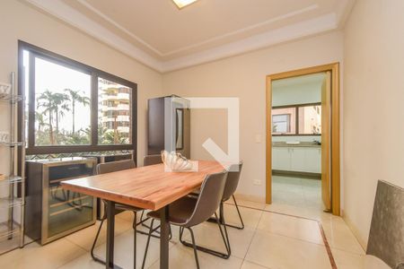 Apartamento à venda com 330m², 4 quartos e 4 vagasCopa