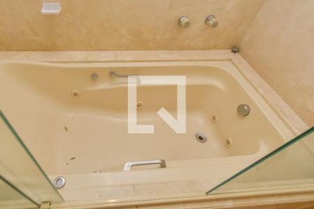 Apartamento à venda com 330m², 4 quartos e 4 vagasBanheiro do Quarto 4