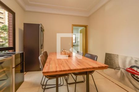 Apartamento à venda com 330m², 4 quartos e 4 vagasCopa