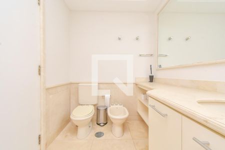Apartamento à venda com 330m², 4 quartos e 4 vagasBanheiro do Quarto 4