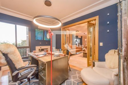 Apartamento à venda com 330m², 4 quartos e 4 vagasEscritório