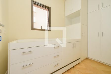 Apartamento à venda com 330m², 4 quartos e 4 vagasQuarto de Serviço 1