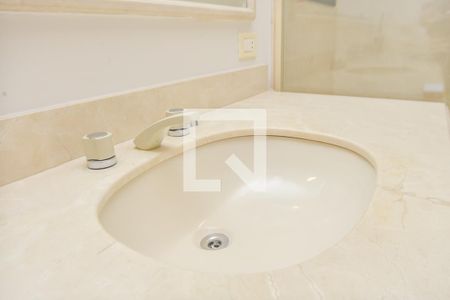 Apartamento à venda com 330m², 4 quartos e 4 vagasBanheiro do Quarto 4