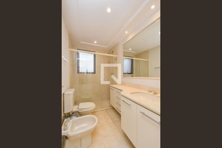 Apartamento à venda com 330m², 4 quartos e 4 vagasBanheiro do Quarto 2