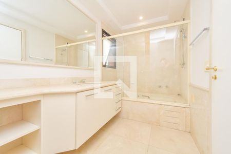 Apartamento à venda com 330m², 4 quartos e 4 vagasBanheiro do Quarto 4