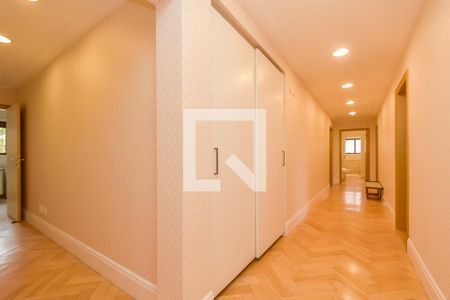 Apartamento à venda com 330m², 4 quartos e 4 vagasCorredor