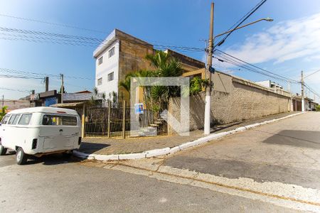 Casa à venda com 300m², 3 quartos e 4 vagas Casa à venda com 300m², 3 quartos e 4 vagasFachada