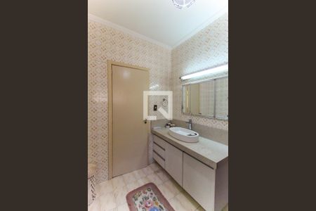 Casa à venda com 300m², 3 quartos e 4 vagas Casa à venda com 300m², 3 quartos e 4 vagasBanheiro 2