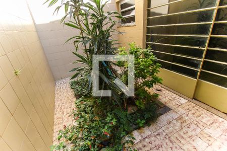 Casa à venda com 300m², 3 quartos e 4 vagas Casa à venda com 300m², 3 quartos e 4 vagasJardim de Inverno