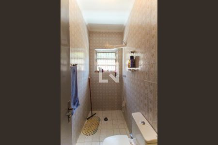 Casa à venda com 300m², 3 quartos e 4 vagas Casa à venda com 300m², 3 quartos e 4 vagasBanheiro da Suíte