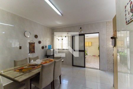 Casa à venda com 300m², 3 quartos e 4 vagas Casa à venda com 300m², 3 quartos e 4 vagasCozinha