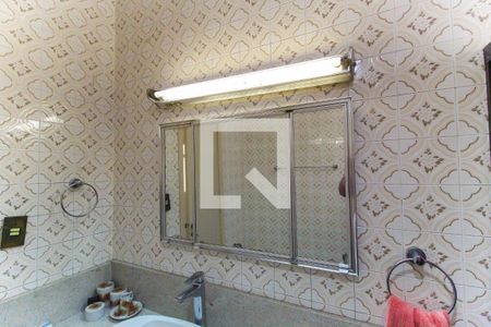 Casa à venda com 300m², 3 quartos e 4 vagas Casa à venda com 300m², 3 quartos e 4 vagasBanheiro 2