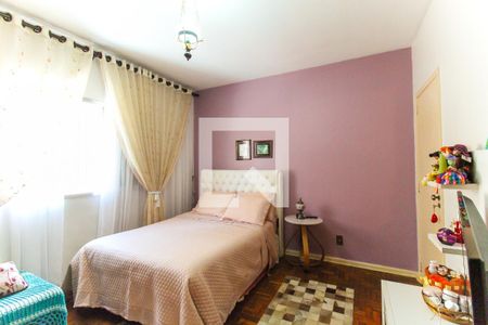 Casa à venda com 300m², 3 quartos e 4 vagas Casa à venda com 300m², 3 quartos e 4 vagasSuíte