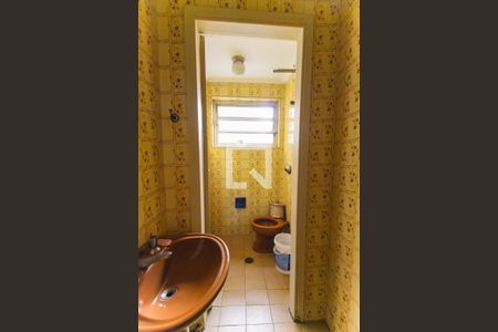 Casa à venda com 300m², 3 quartos e 4 vagas Casa à venda com 300m², 3 quartos e 4 vagasBanheiro de Serviço