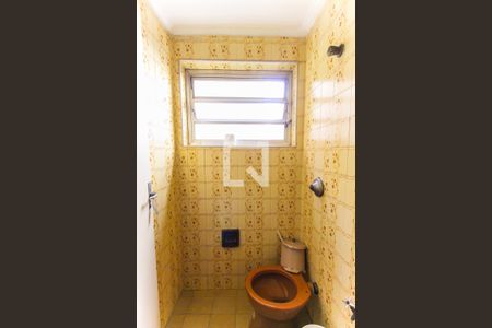 Casa à venda com 300m², 3 quartos e 4 vagas Casa à venda com 300m², 3 quartos e 4 vagasBanheiro de Serviço