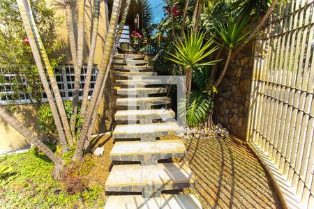 Casa à venda com 300m², 3 quartos e 4 vagas Casa à venda com 300m², 3 quartos e 4 vagasQuintal