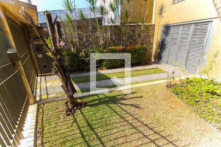 Casa à venda com 300m², 3 quartos e 4 vagas Casa à venda com 300m², 3 quartos e 4 vagasQuintal