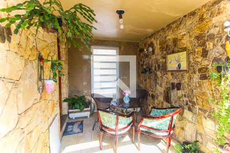 Casa à venda com 300m², 3 quartos e 4 vagas Casa à venda com 300m², 3 quartos e 4 vagasHall