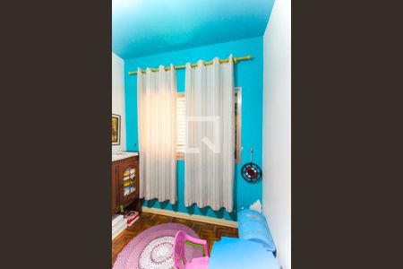 Casa à venda com 300m², 3 quartos e 4 vagas Casa à venda com 300m², 3 quartos e 4 vagasQuarto 2