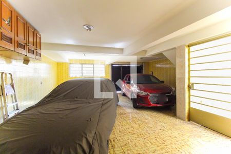 Casa à venda com 300m², 3 quartos e 4 vagas Casa à venda com 300m², 3 quartos e 4 vagasGaragem