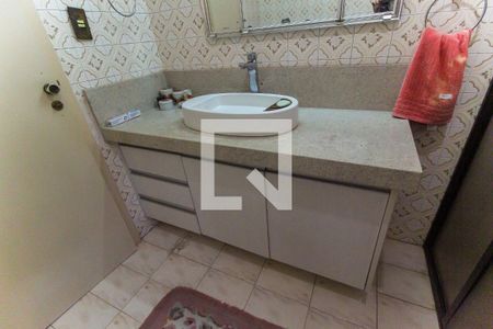 Casa à venda com 300m², 3 quartos e 4 vagas Casa à venda com 300m², 3 quartos e 4 vagasBanheiro 2