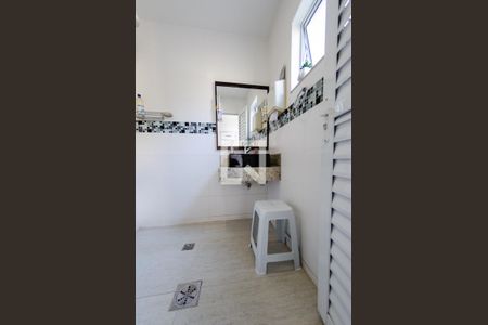 Casa para alugar com 536m², 5 quartos e 3 vagasBanheiro externo 1