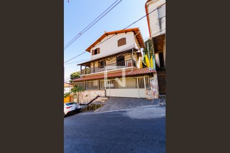 Fachada de casa à venda com 5 quartos, 536m² em Alto dos Pinheiros, Belo Horizonte