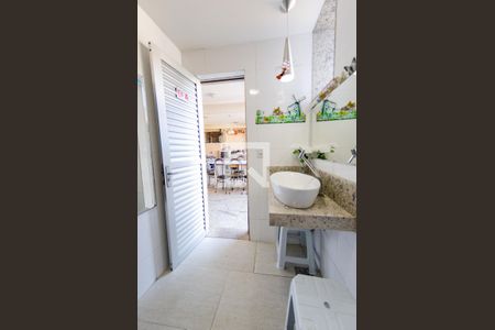 Casa para alugar com 536m², 5 quartos e 3 vagasBanheiro externo 2