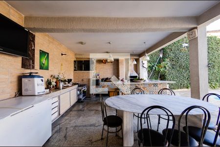 Casa para alugar com 536m², 5 quartos e 3 vagasÁrea gourmet