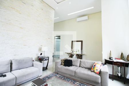 Casa à venda com 4 quartos, 300m² em Interlagos, São Paulo