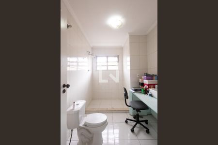 Casa à venda com 240m², 3 quartos e 5 vagas Casa à venda com 240m², 3 quartos e 5 vagasBanheiro Social