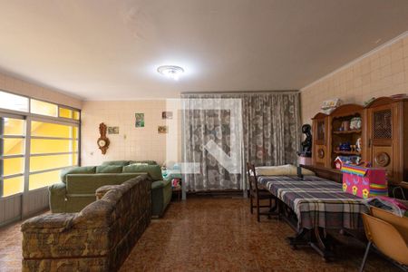 Casa à venda com 240m², 3 quartos e 5 vagas Casa à venda com 240m², 3 quartos e 5 vagasSalão de Festas